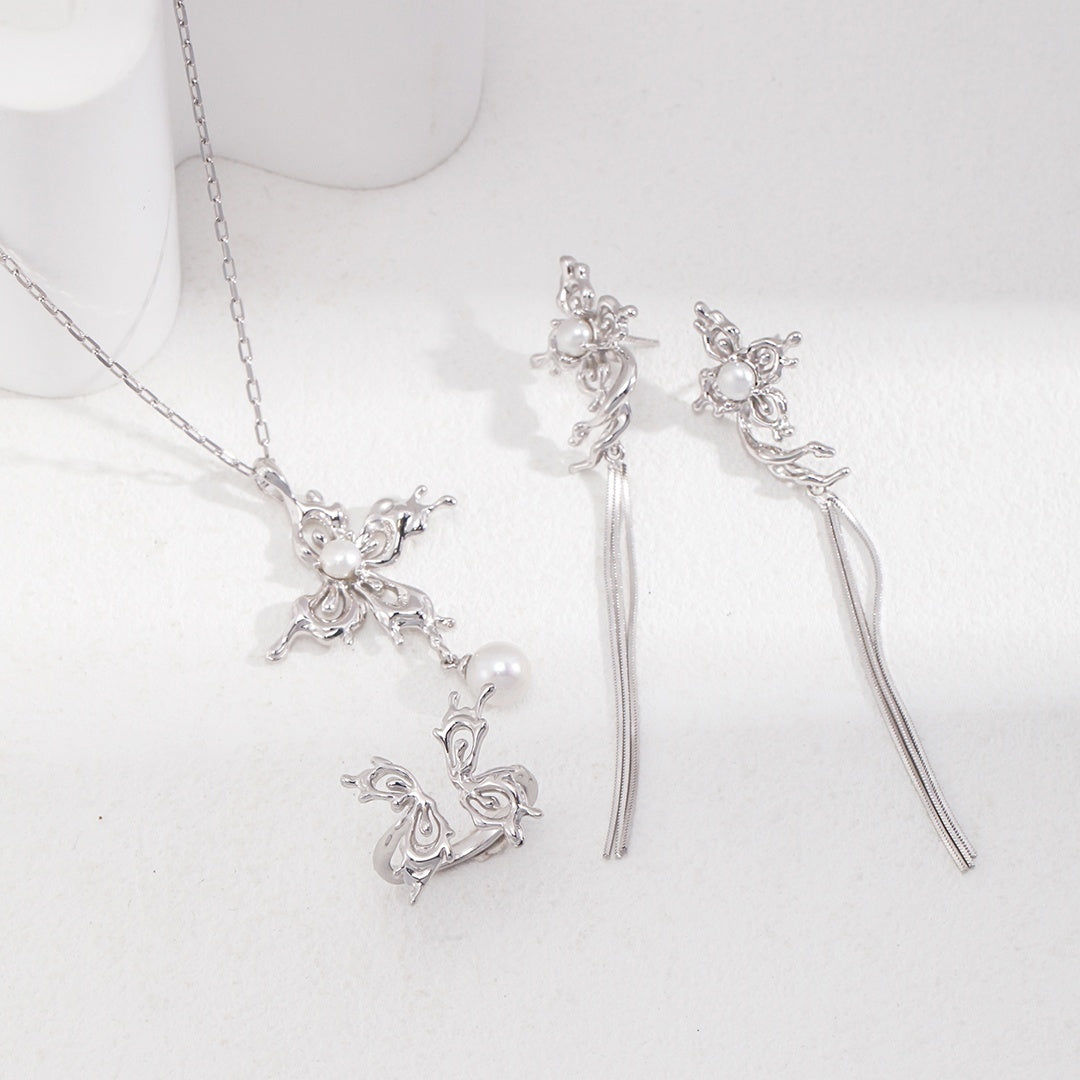 蝶々モチーフ ネックレス ゴールド シルバー