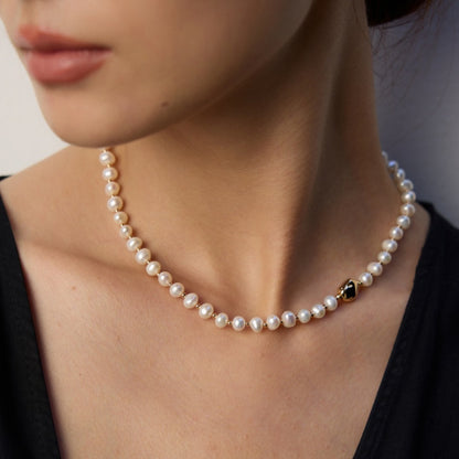 パールチャームネックレス