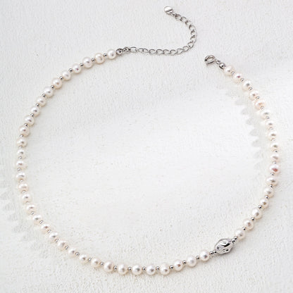 パールチャームネックレス