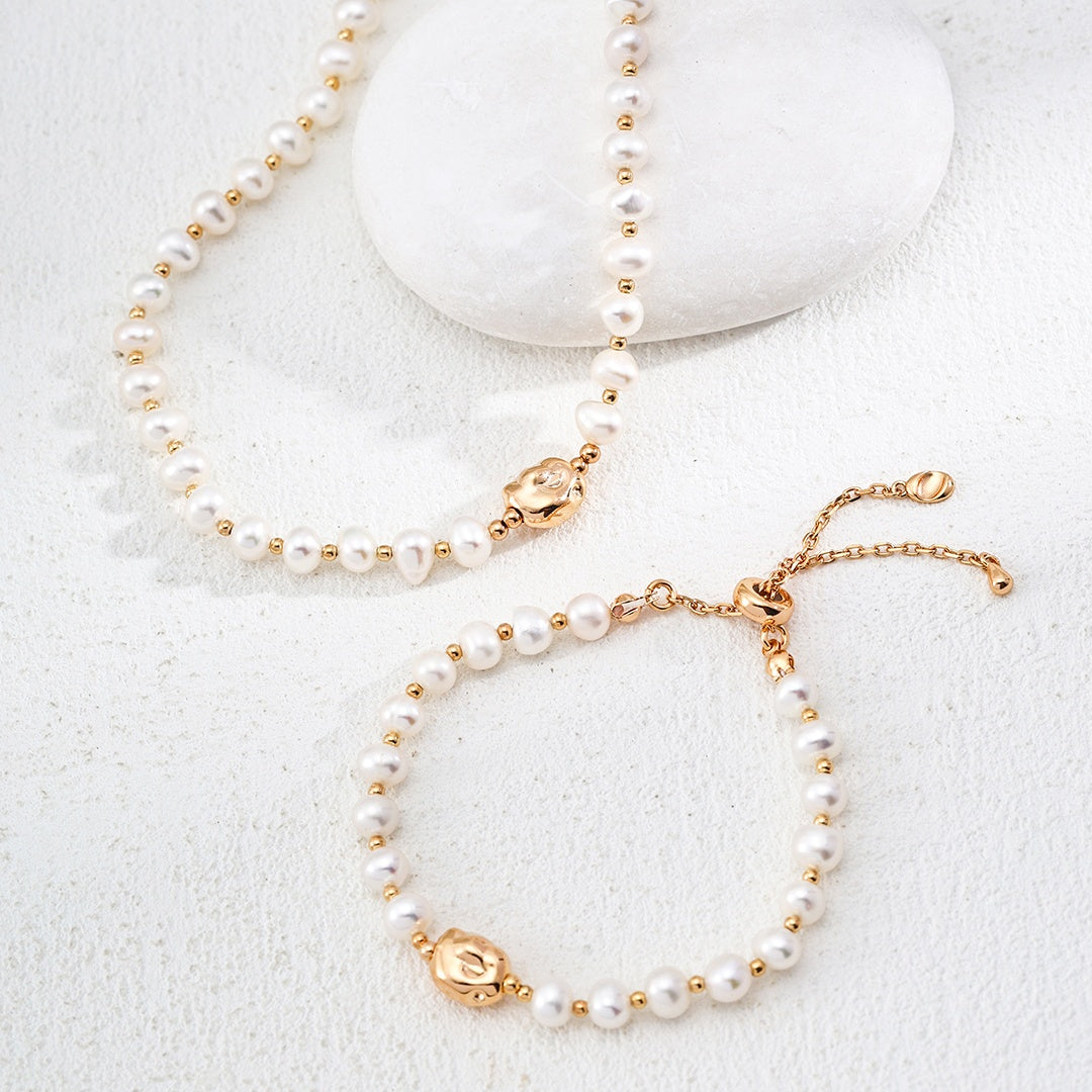 パールチャームネックレス