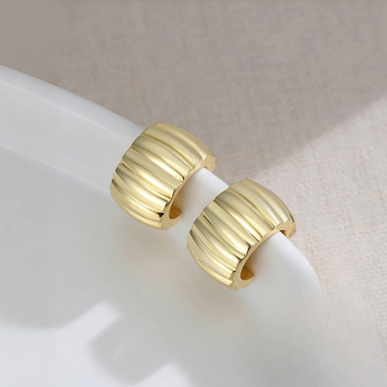 リブデザイン ピアス