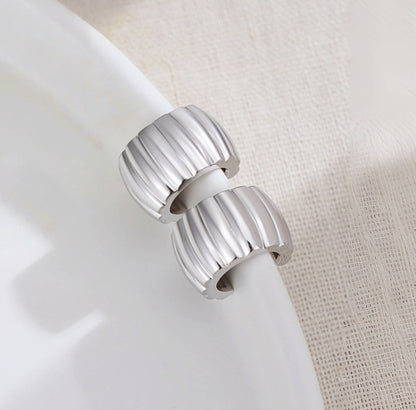 リブデザイン ピアス