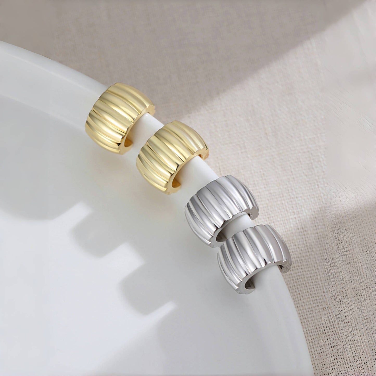 リブデザイン ピアス